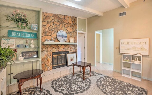 3 Mi to Philippe Park & Pier: Stunning Retreat