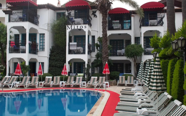 Mitos Apartments
