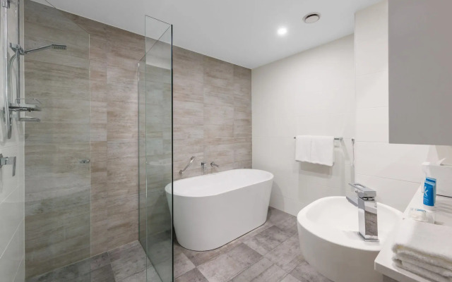Meriton Suites Southport, Gold Coast
