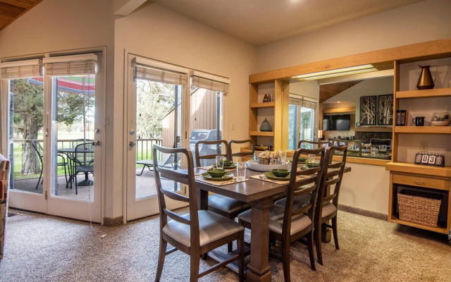 Eagle Crest on the Green