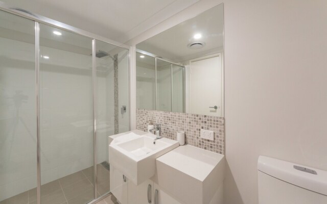 Lakeview Apartment Suite 06