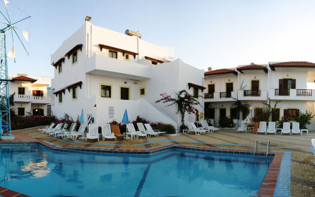 Paul Marie Hotel & Bungalows