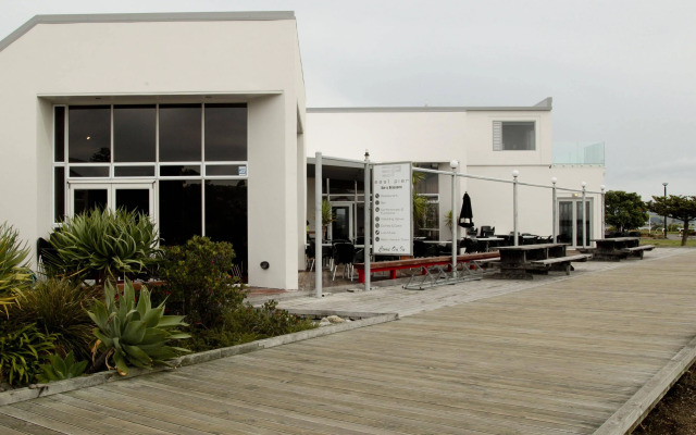 East Pier Hotel