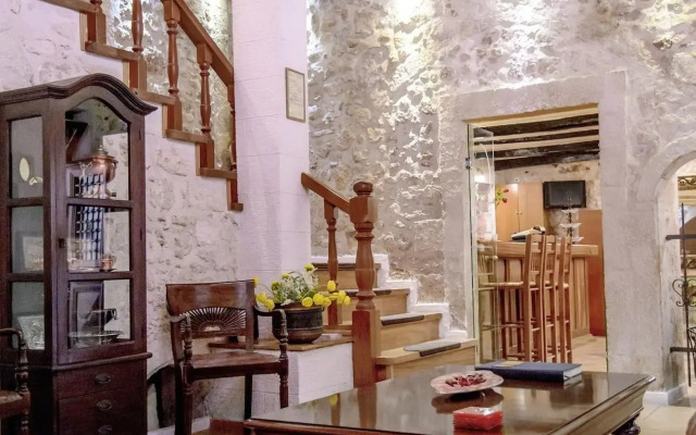Leo Hotel