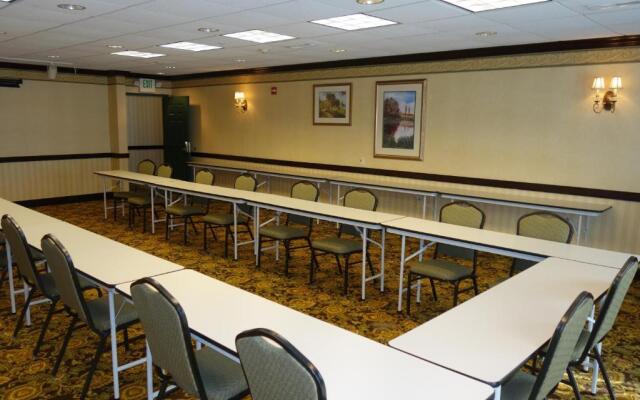 Wingate by Wyndham Youngstown/Austintown