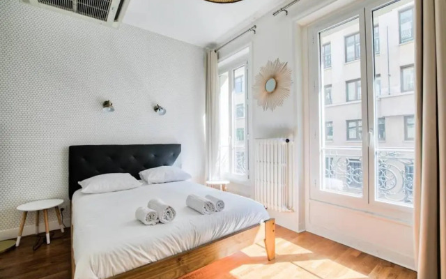 Appartement Lumineux proche de Saint-Lazare - 8P