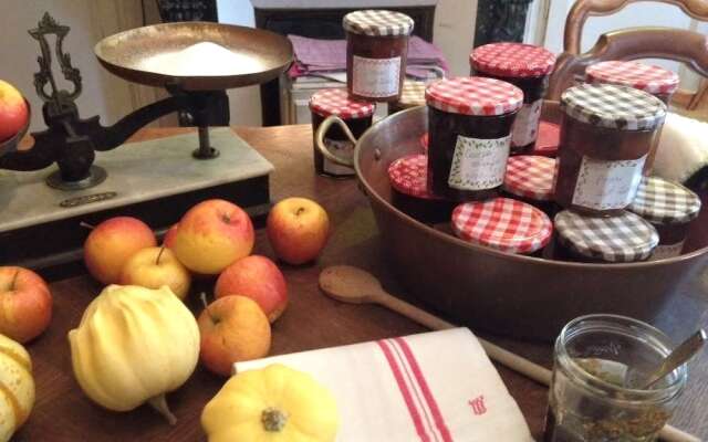 Au Bonheur De Jeanne