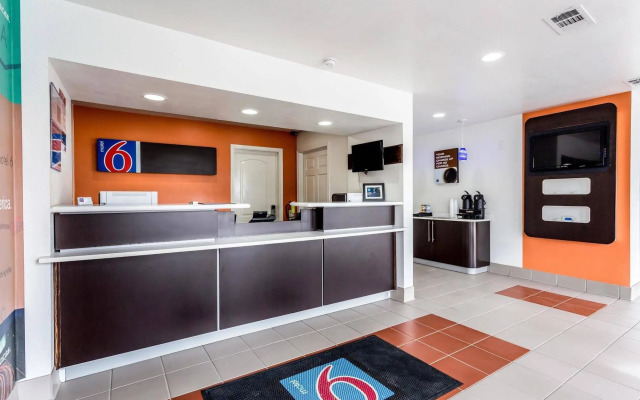 Motel 6 Bryan, TX - College Station