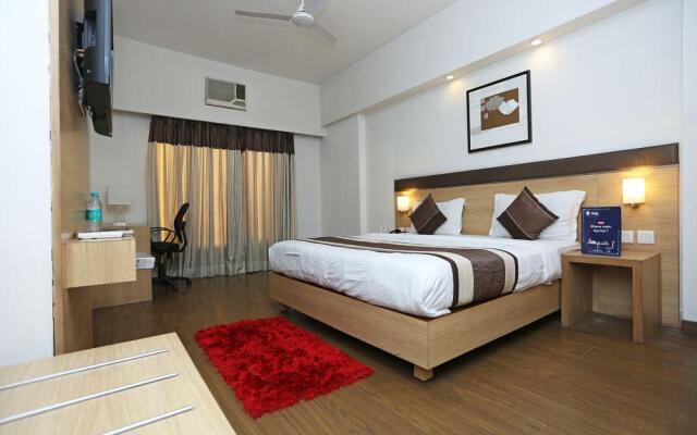 OYO 11326 Hotel Camria
