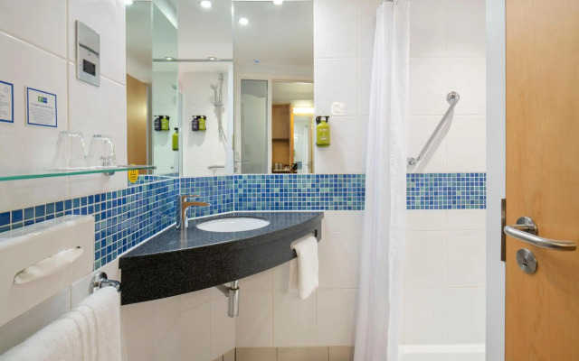 Holiday Inn Express Antrim by IHG