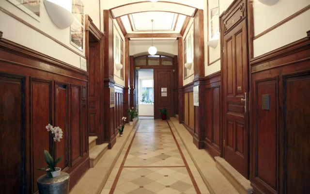 La Scala Apartments