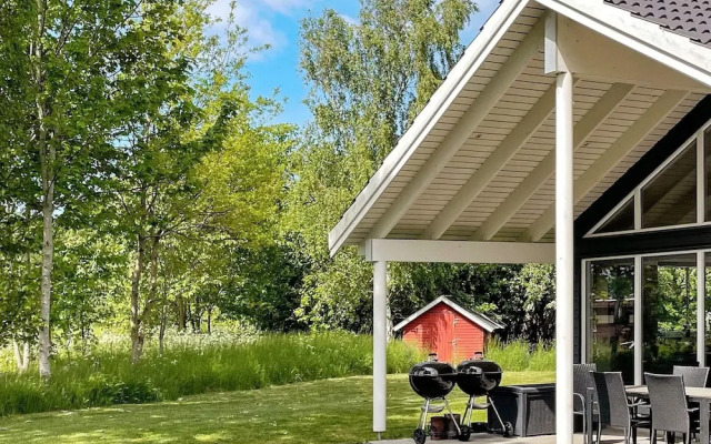 18 Person Holiday Home in Hojby