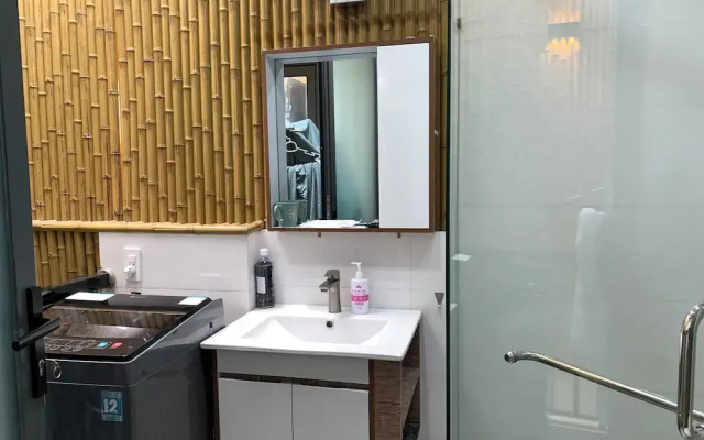 Lucy Hotel & Apartment