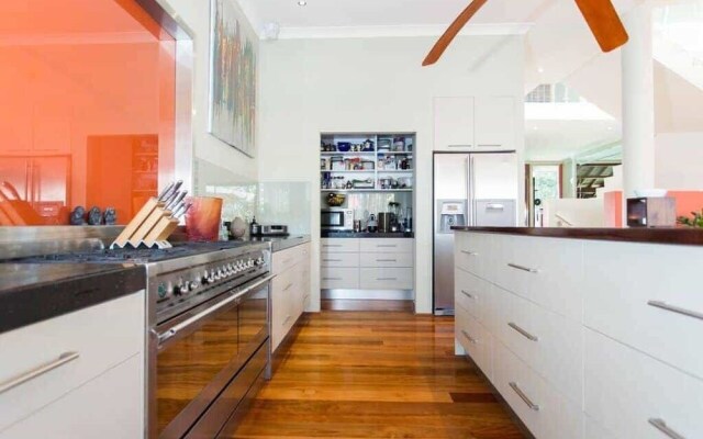 Bali Island Villa in Surfers Paradise