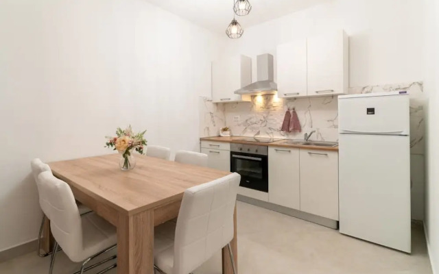 Lux 1 - Heated Pool - A4