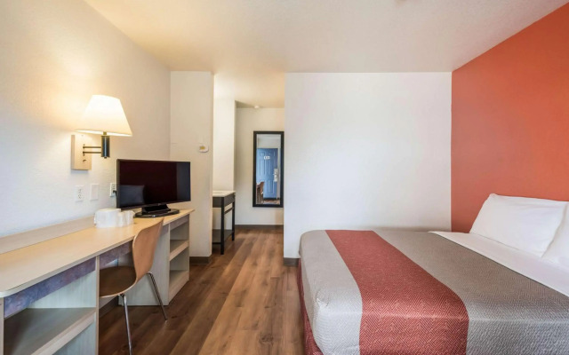 Motel 6 Rohnert Park, CA