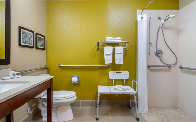 Comfort Inn & Suites Perry National Fairgrounds Area