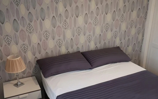 Dragon - Brassey Apartment 3 Room House