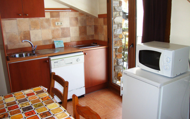 Apartaments/Hostal "@Anem.com"