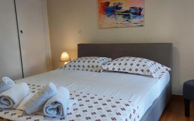 Lobelia Athens Centre -5 Bd, 2.5 Bath
