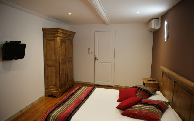 Hotel Restaurant Les Pins