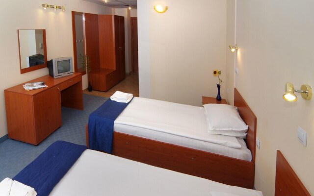 Scape Royal Beach Chernomorets