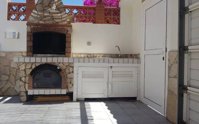 Apartment With Swimming Pool Near the Beach