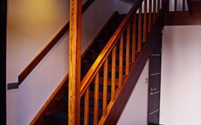 Viesu nams Raibais Asaris