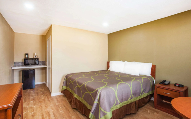 Super 8 by Wyndham Redlands/San Bernardino