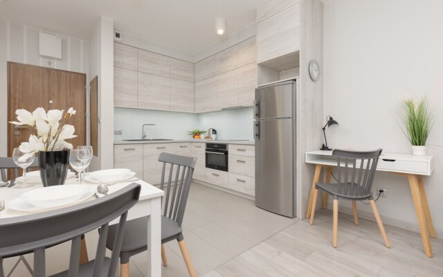 Lazurowa Warsaw & Parking by Renters