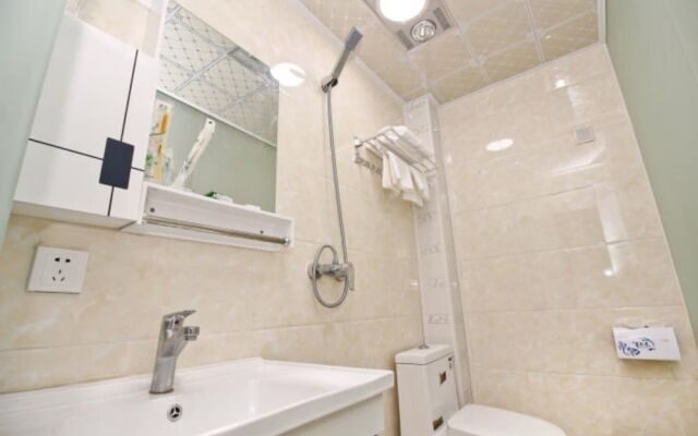 Xianyang Run 8 Business Hotel