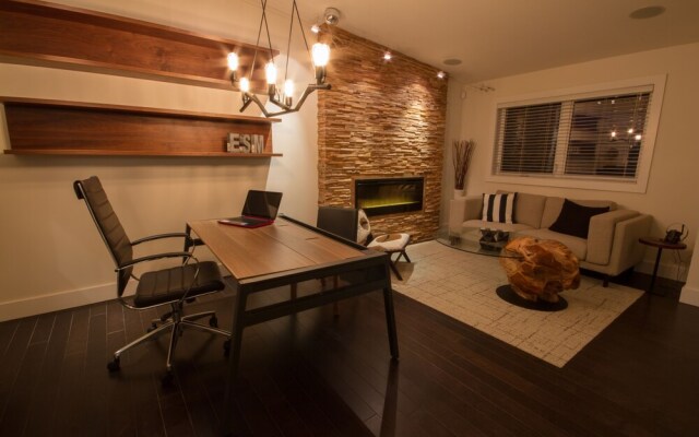 Lux Exec Home HFX Waterfront Pool Hot Tub