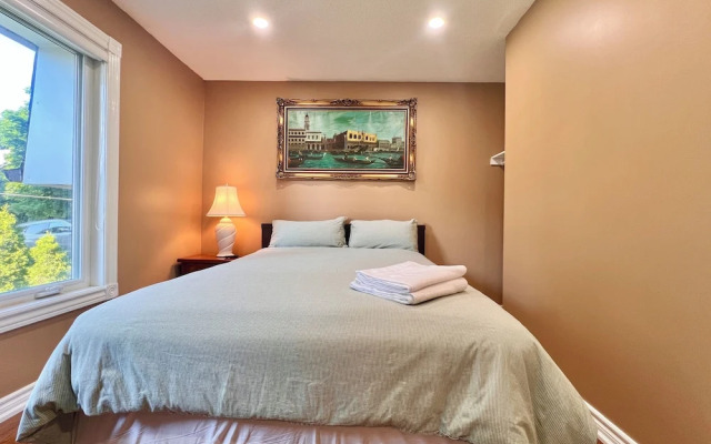 Cozy Home Near Transit & Hillcrest Mall with Free Parking