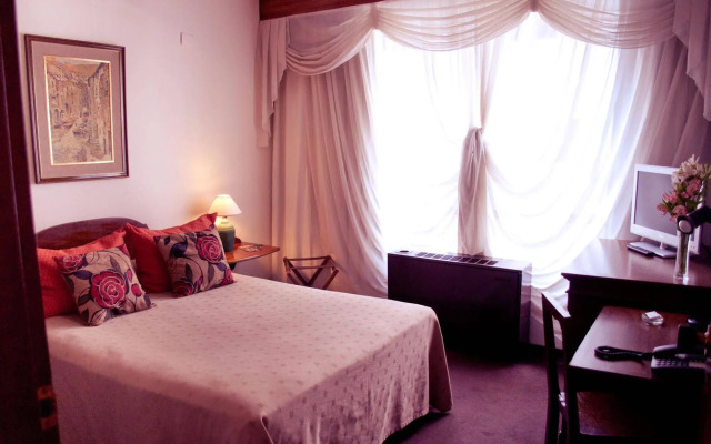 Gardi Hotel & Suites