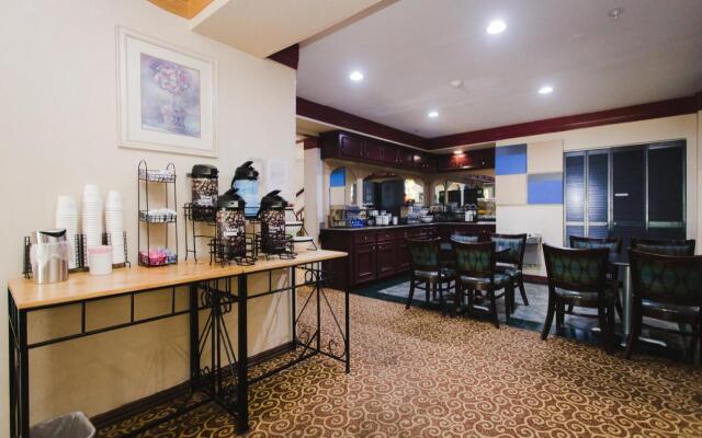 Days Inn by Wyndham Rosenberg