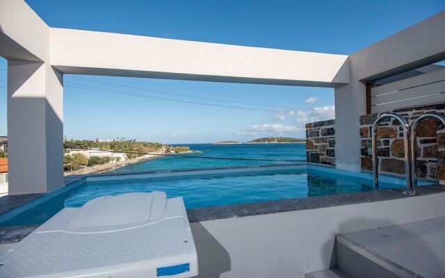 Ammos Luxury Suites