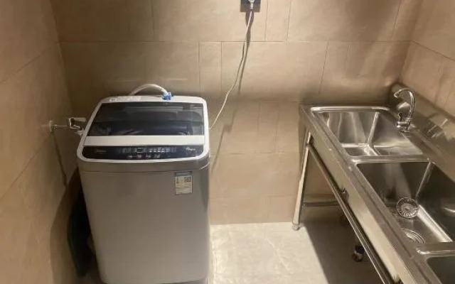 Vienna 3 Best Hotel (Shaoshan Dadao South Railway Station)