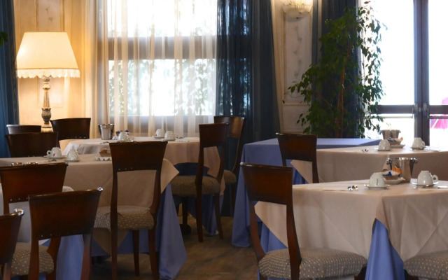 Hotel Lugana Parco Al Lago