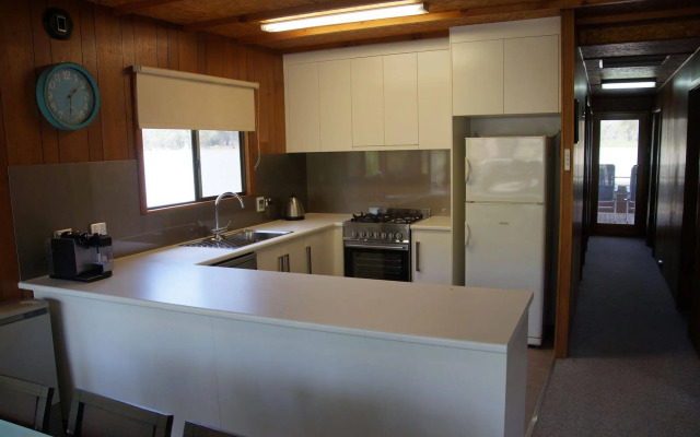 Boats And Bedzzz & Renmark River Villas