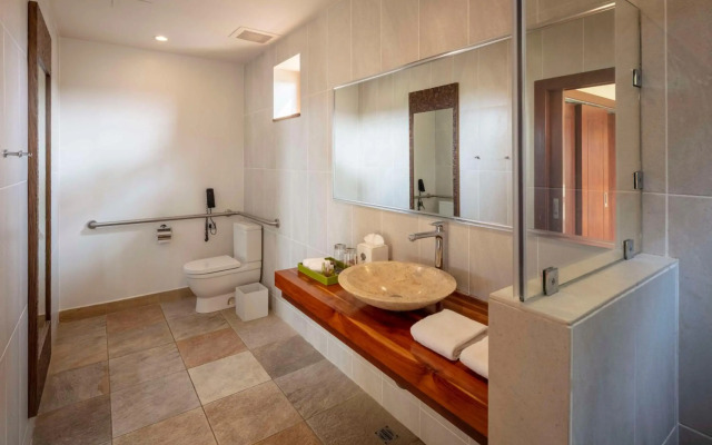 Indura Beach & Golf Resort, Curio Collection by Hilton