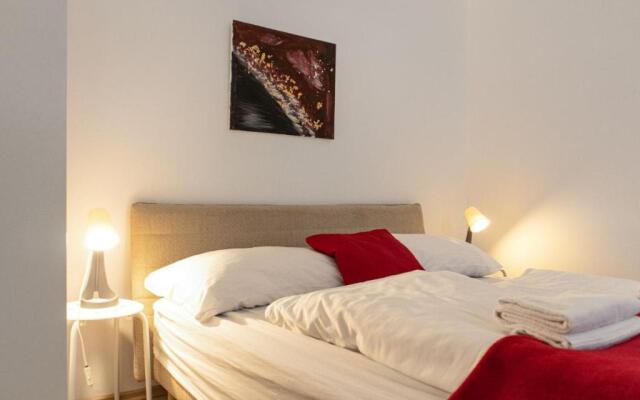 Sleek Studio Apt - Suitable for Longstays
