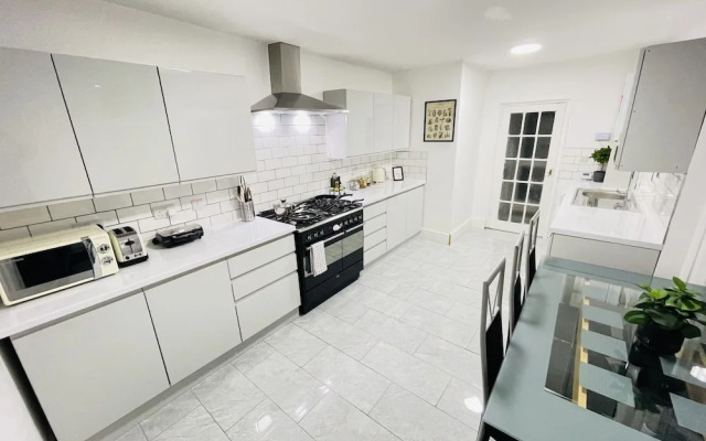 Leytonstone House - Sleepylodge