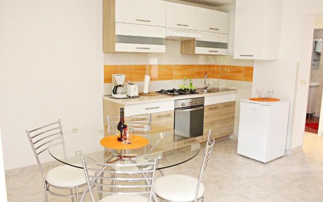 Apartment Ada