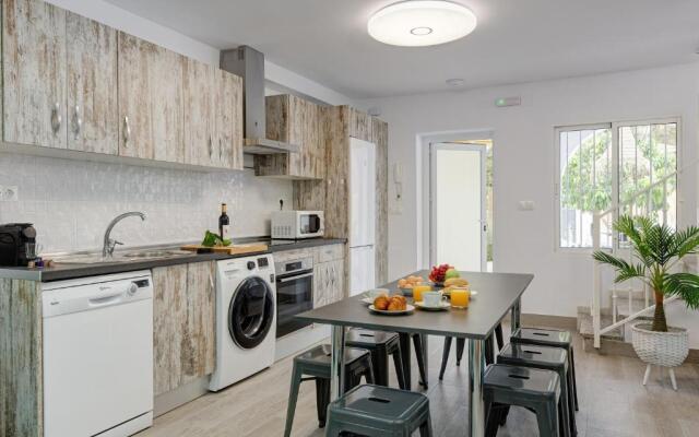 Villa Mamba By Seric,15' walking to the beach