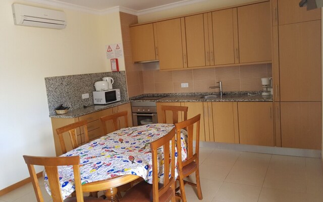 Oura Pereira Apartments