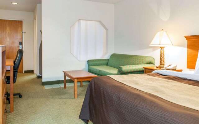 Quality Inn & Suites Near Amish Country