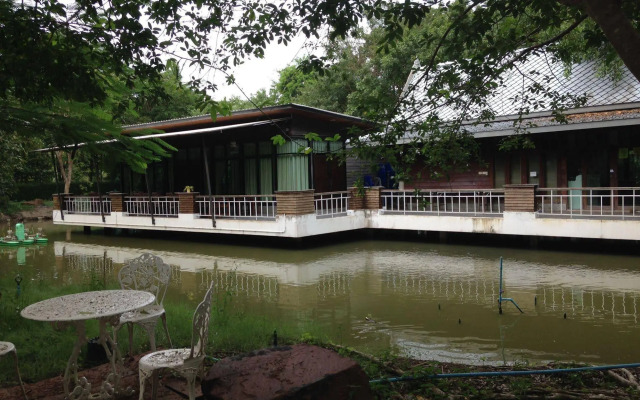Young Coconut Garden Home Resort
