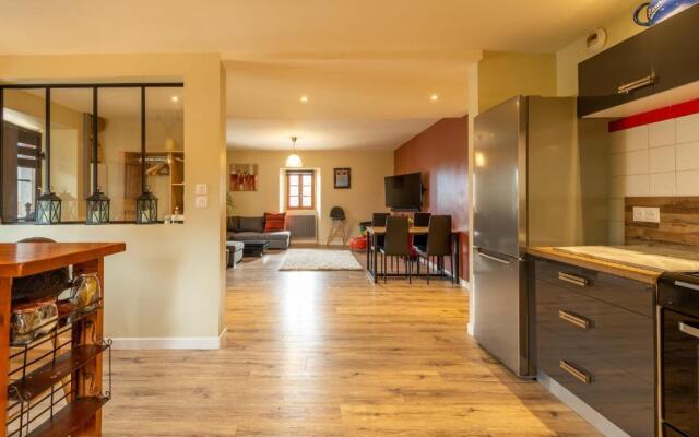 Spacious apartment with two terraces and private parking