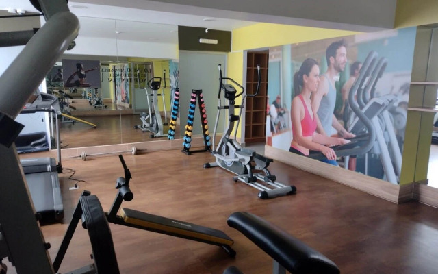 GLOBALSTAY. Ocean View Apartments. Pool. Gym