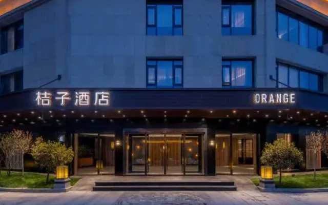 Orange hotel